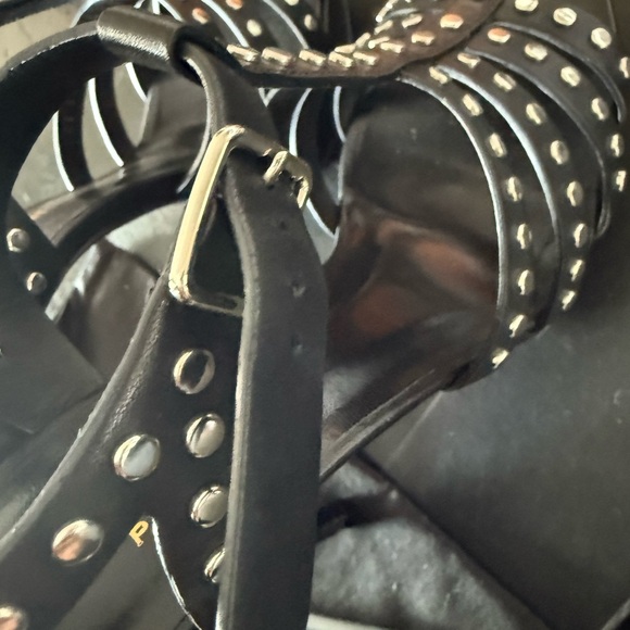 Yves Saint Laurent Black Leather Classic Tribute
Studded T-strap Platforms - Picture 5 of 10